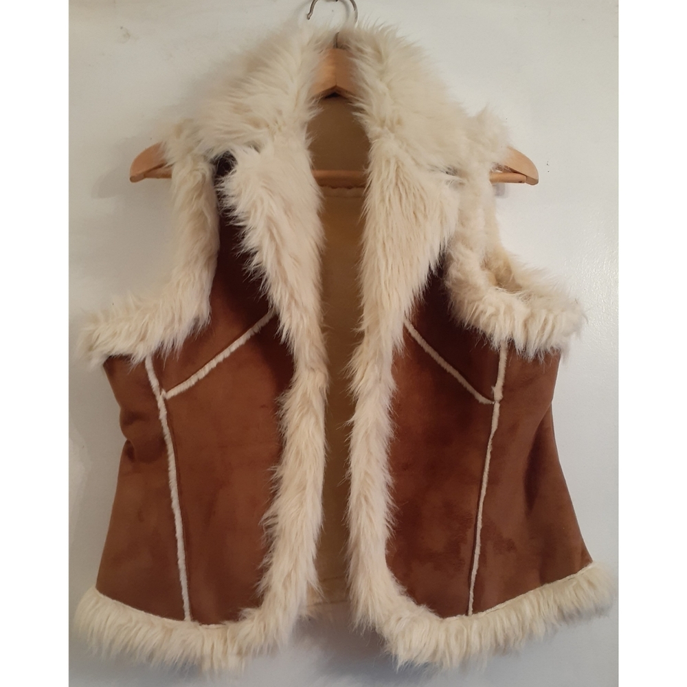 |Essentials By Milano Faux Fur Vest|